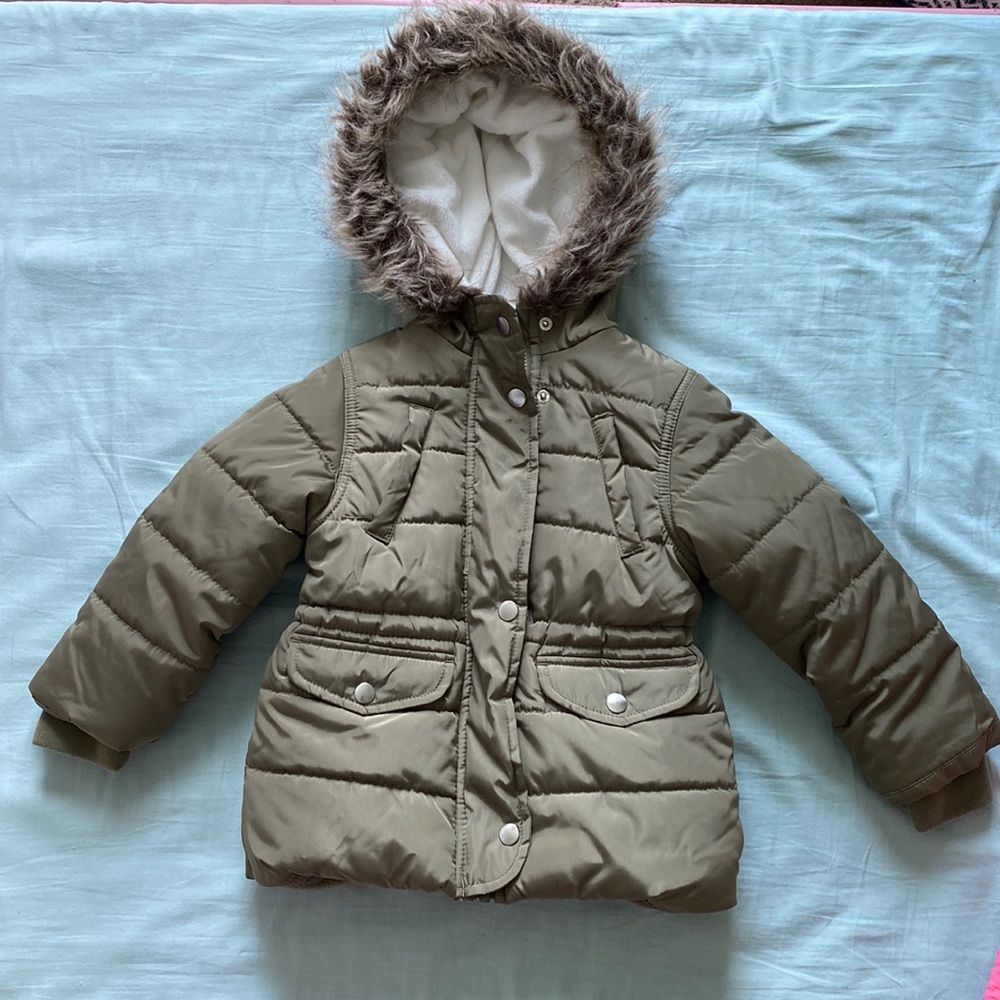 Toddler girls Carter’s green puff jacket size 3t